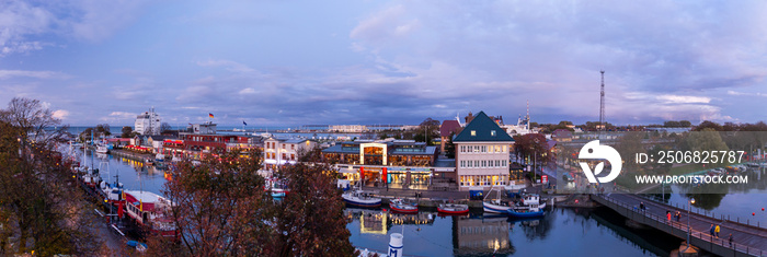 Hafeneinfahrt von Rostock Warnemünde Am Alten Strom