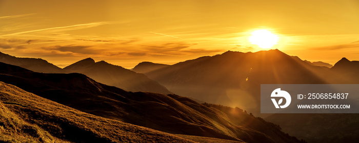 Sonnenaufgang am Col d’Aubisque in den Französischen Pyrenäen