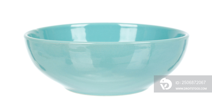 白色背景上隔离的蓝色空陶瓷碗