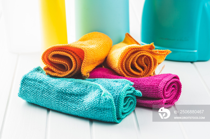 超细纤维清洁毛巾。