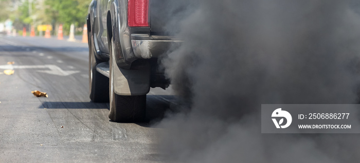 道路上车辆排气管造成的空气污染