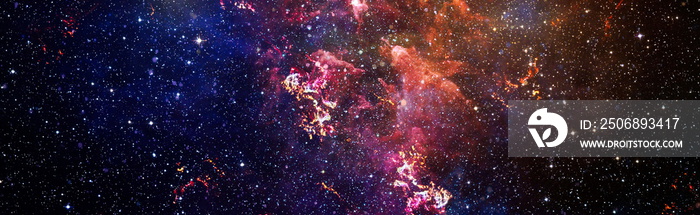 太空中的星云和星系。距离地球许多光年的太空。这张照片的元素很丰富