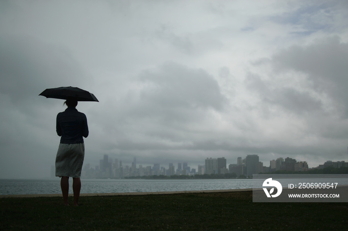 暴雨逼近市中心