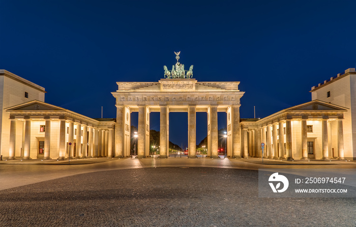 柏林最著名的地标，勃兰登堡大街，夜晚