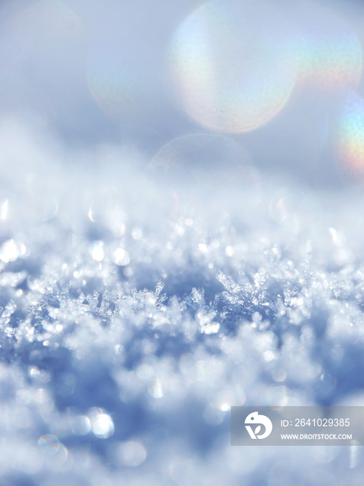 雪花轻日落