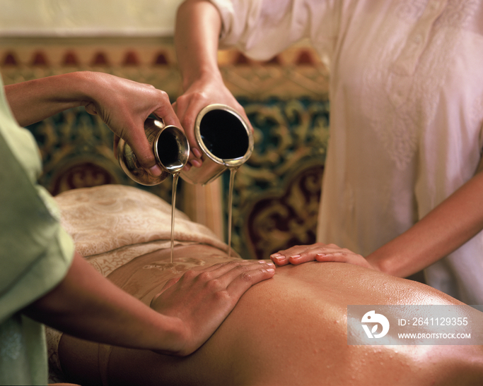 4 hands oil massage, Ayurveda