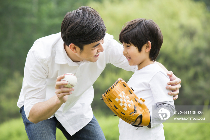 父亲教儿子棒球