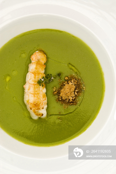 Soup of peas, prawns and ginger