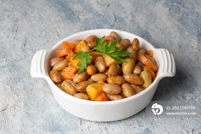 Cranberry Bean Stew Turkish Barbunya Pilaki，Potato and胡萝卜pinto beans（土耳其语名称；patatesli