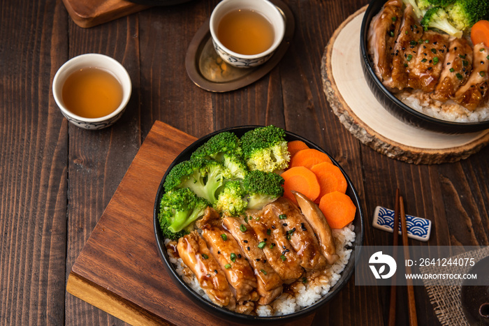 Teriyaki Chicken Rice Soft chicken Full bowl and dipping sauce Teriyaki Popular Japanese menu