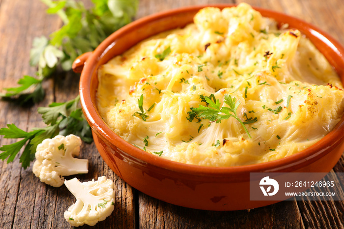 cauliflower gratin with cream and cheese