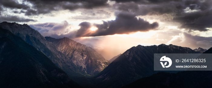 加拿大偏远山区的空中全景。戏剧性的彩色日落艺术渲染。Lo