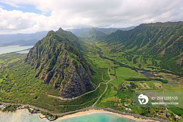 夏威夷瓦胡岛Kualoa牧场的Kaaawa山谷