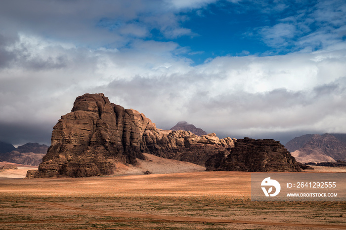 约旦南部Wadi Rum沙漠的山石