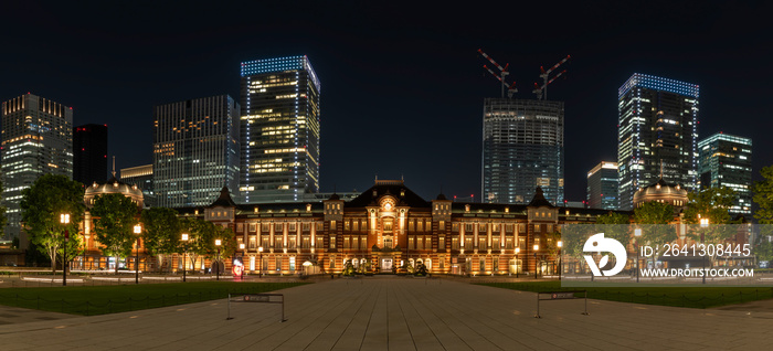 夜の東京駅と夜景