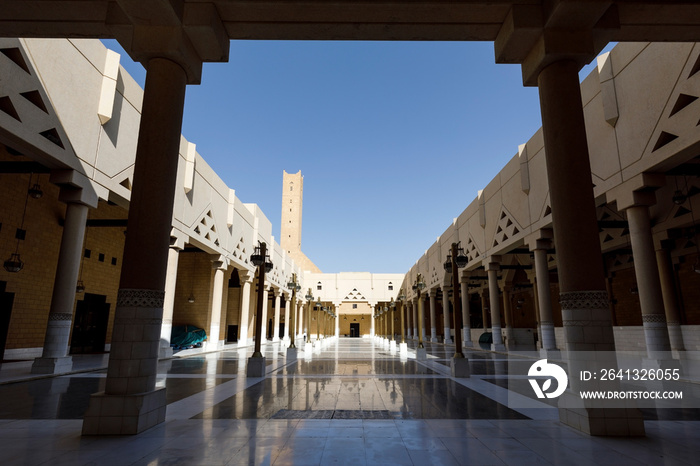 沙特阿拉伯王国利雅得市中心迪拉广场附近的伊玛目图尔基·本·阿卜杜拉清真寺