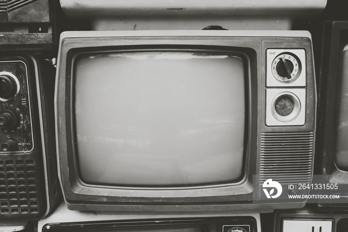 复古黑白风格的复古老式电视。复古技术。