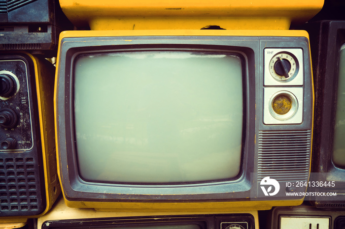 Retro old television in vintage color tone effect style. retro technology.