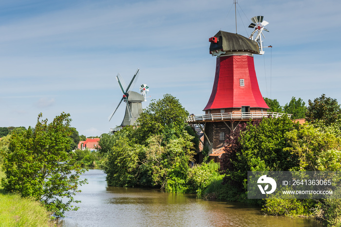 Die Greetsieler Windmühlen, Ostfriesland, Niedersachsen, Deutschland