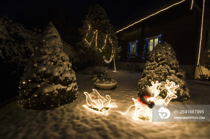 Rentierschlitten im schnee