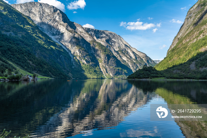 Naeroyfjord的壮丽景色，被联合国教科文组织列为奥兰市世界遗产