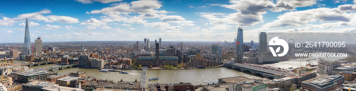 Blick über die Skyline von London: von der London Bridge bis nach Westminster