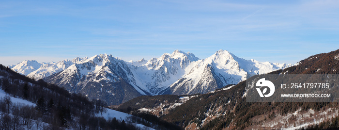 Auvergne - Rhône-Alpes - Savoie - Saint-François-Longchamp - Panorama sur la chaine de Belledonne