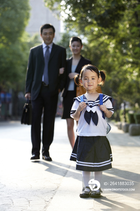 小朋友上学