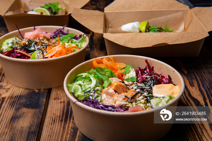 Poké bowl with smoked tuna, lettuce, cabbage, beetroot