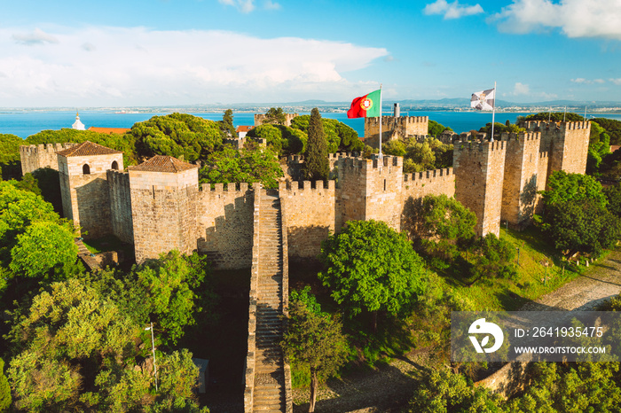 葡萄牙里斯本市圣乔治城堡或圣乔治城堡鸟瞰图。