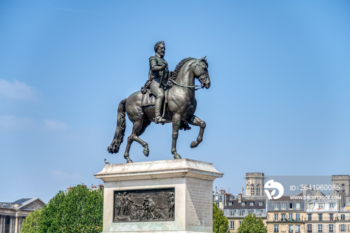 法国巴黎诺伊夫桥的亨利四世马术雕像