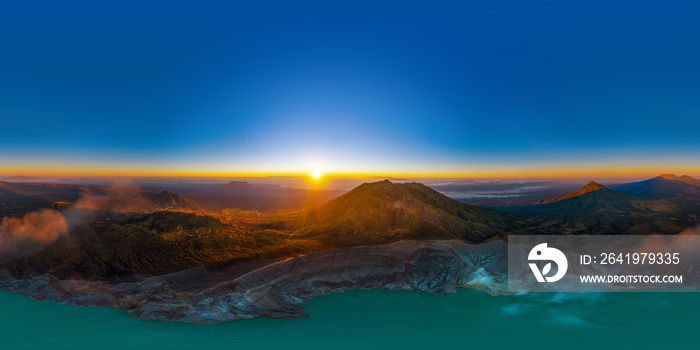 360度全景180度角Kawah Ijen火山鸟瞰图无缝全景图，带t