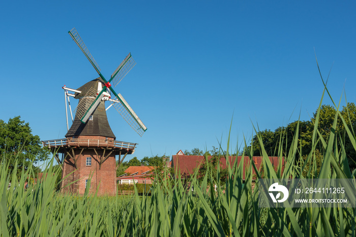 Klaashensche Mühle, Galerieholländer an der Niedersächsischen Mühlenstraße im Landkreis Wittmund in 