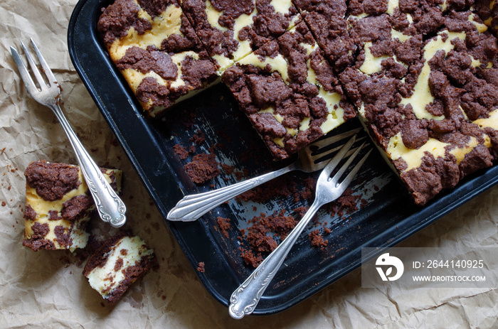 russischer Zupfkuchen (Schoko-Quark-Kuchen) vom Blech