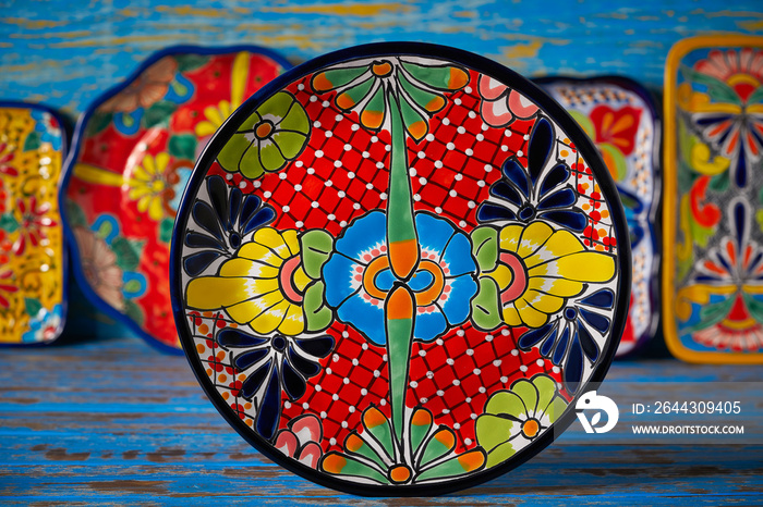 Mexican pottery Talavera style of Mexico