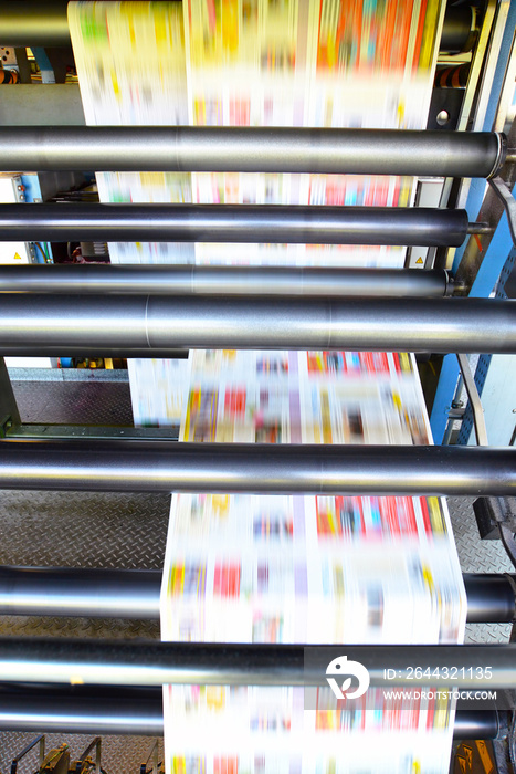 Druckmaschine Rollenoffset in einer Zeitungsdruckerei // printing machine roll offset in a newspaper printing company