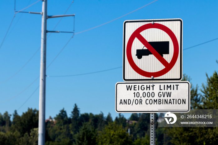 No trucks sign weight limit 10,000 gsign