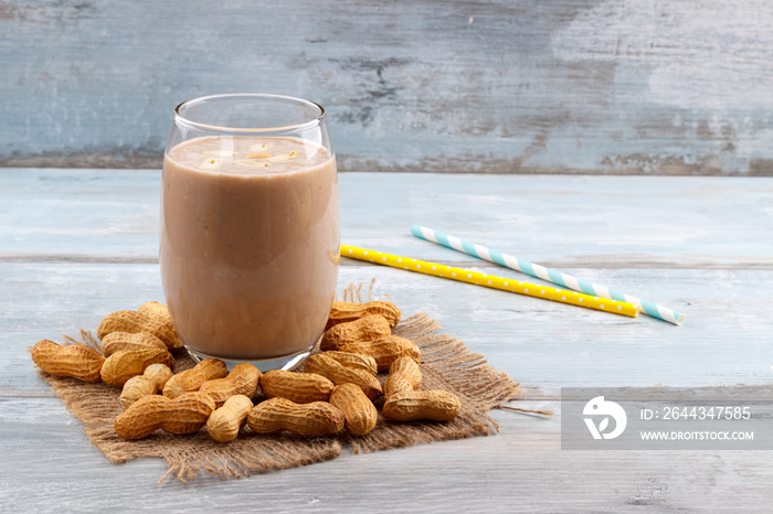 Peanut butte banana oat smoothie