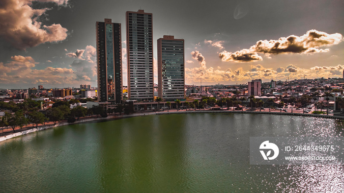 Açude Velho Hídrico Campina Grande Paraíba Nordeste Brasil Abastecimento Água Paisagem Urbano Prédios Lagoa Lago Verde Sesi Aéreo Drone