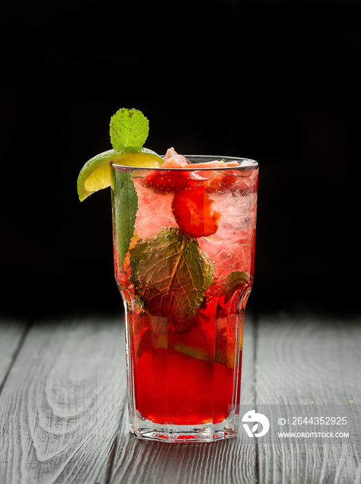 Strawberry Mojito with Lime Slice