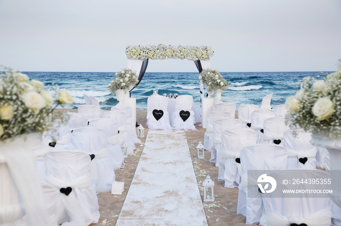 Allestimento per matrimonio in spiaggia