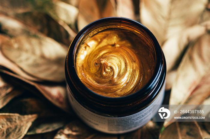 Trendy Gold face mask in jar