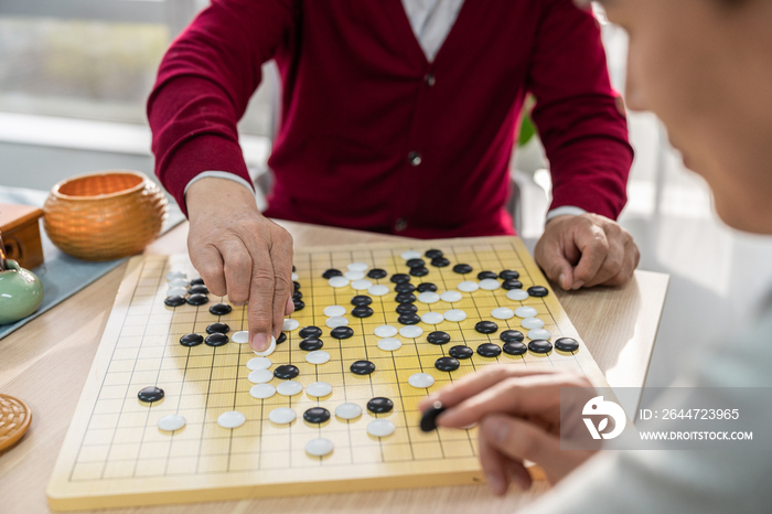 快乐的父子下围棋