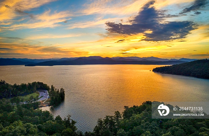 beautiful early morning sunrise on lake jocassee south carolina