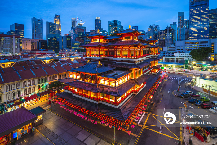 buddha tooth temple in chinatown, singapore