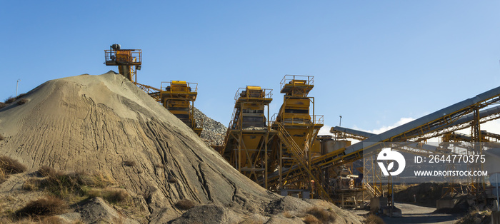 photo of the facilities of a mineral cement mine quarry