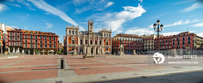 Plaza mayor de Valladolid	 con el Ayuntamiento en España