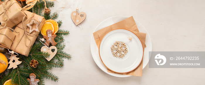 Christmas eco friendly table setting.