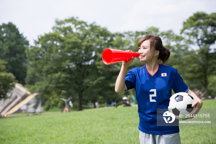 サッカーファンの女性