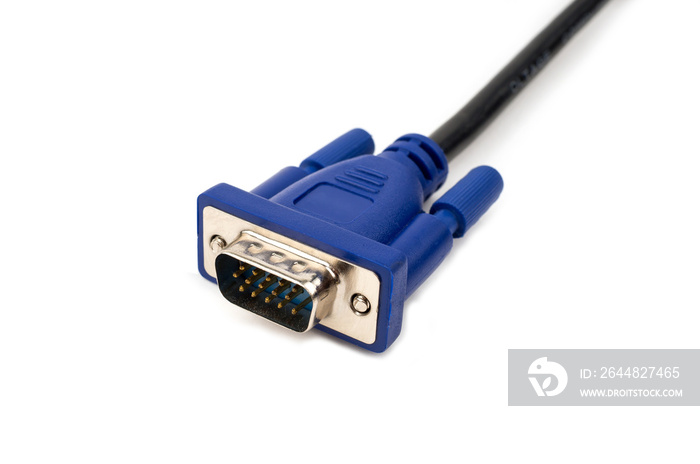 VGA电缆用于连接显示器，白色背景，选择性对焦